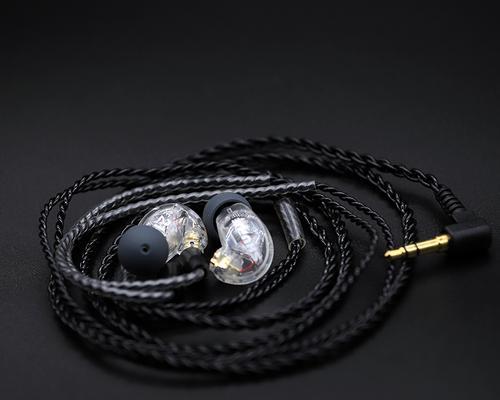 SE215隔音耳机如何？（以SE215隔音效果为主题的耳机评测。）