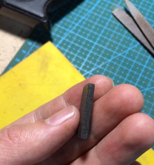 手把手教你制作U盘的完全指南（利用简单工具和材料打造属于你的个性U盘）